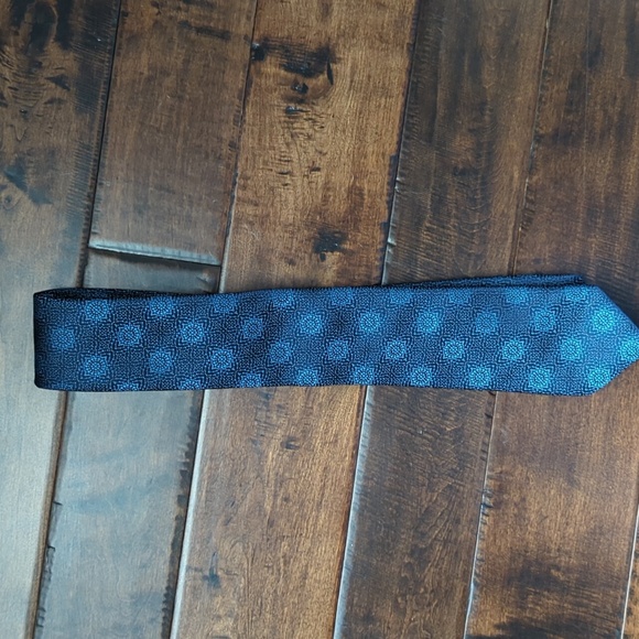 Men's tie - Picture 1 of 2